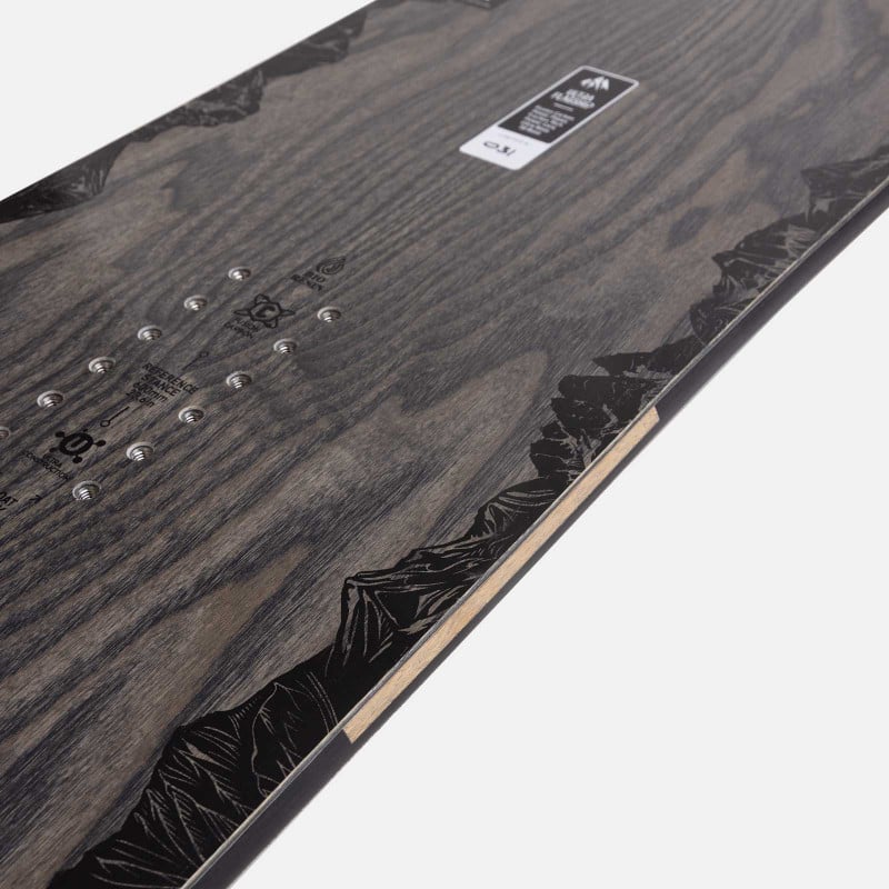 Jones Ultra Flagship Snowboard 2024