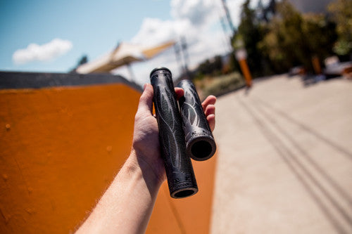 AIR R2 Grips | Black