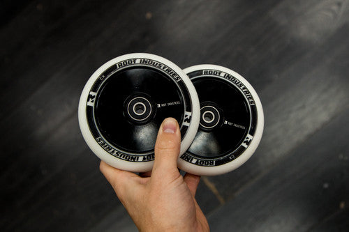 AIR Wheels | White / Black